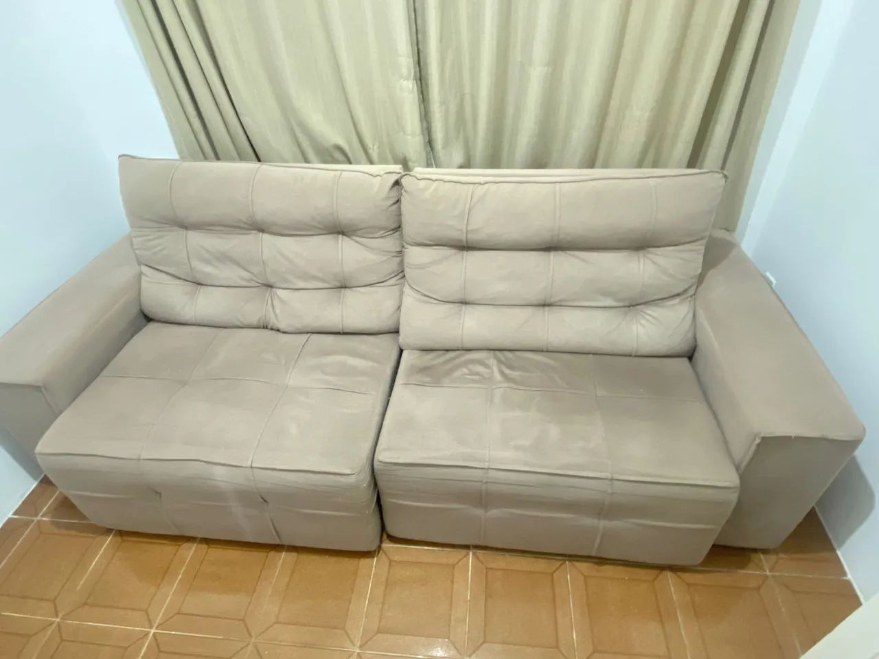 Sofá Retrátil 4 Lugares Bege