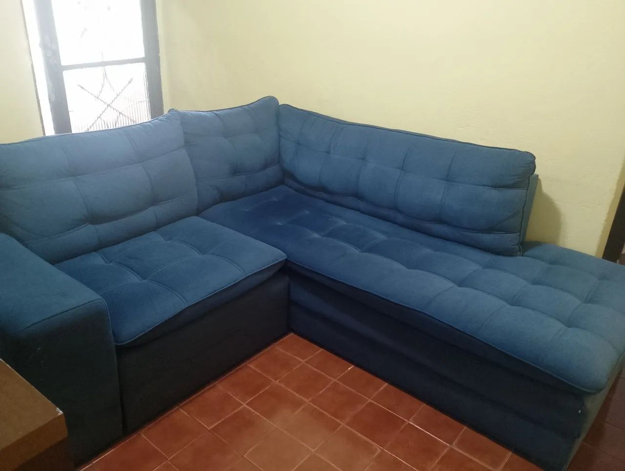 Vendo sofá, painel e tal. Semi novos