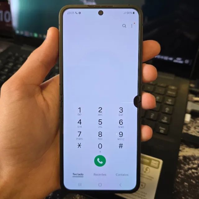 Galaxy Z Flip 6 256gb com detalhe - Foto 3