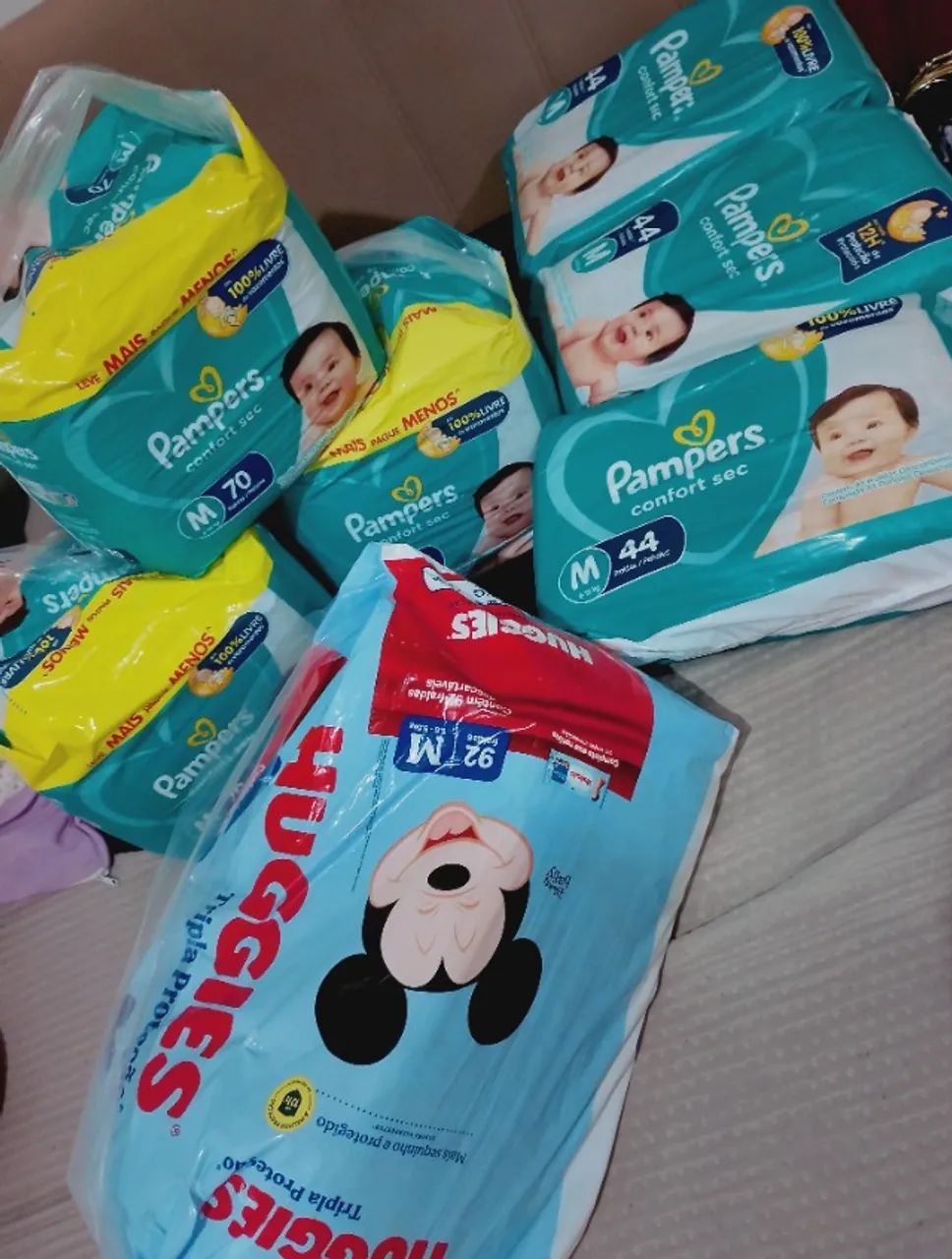 Fraldas Pampers Tamanhos M (Pampers da verde conforte sec sendo 6 pacotes ,3 com 70 fralda