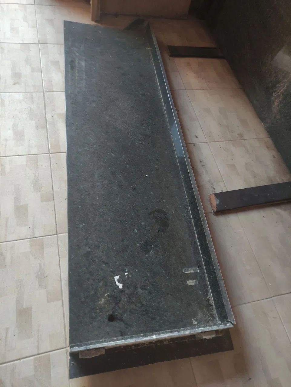 Bancada pedra mármore com frontão 