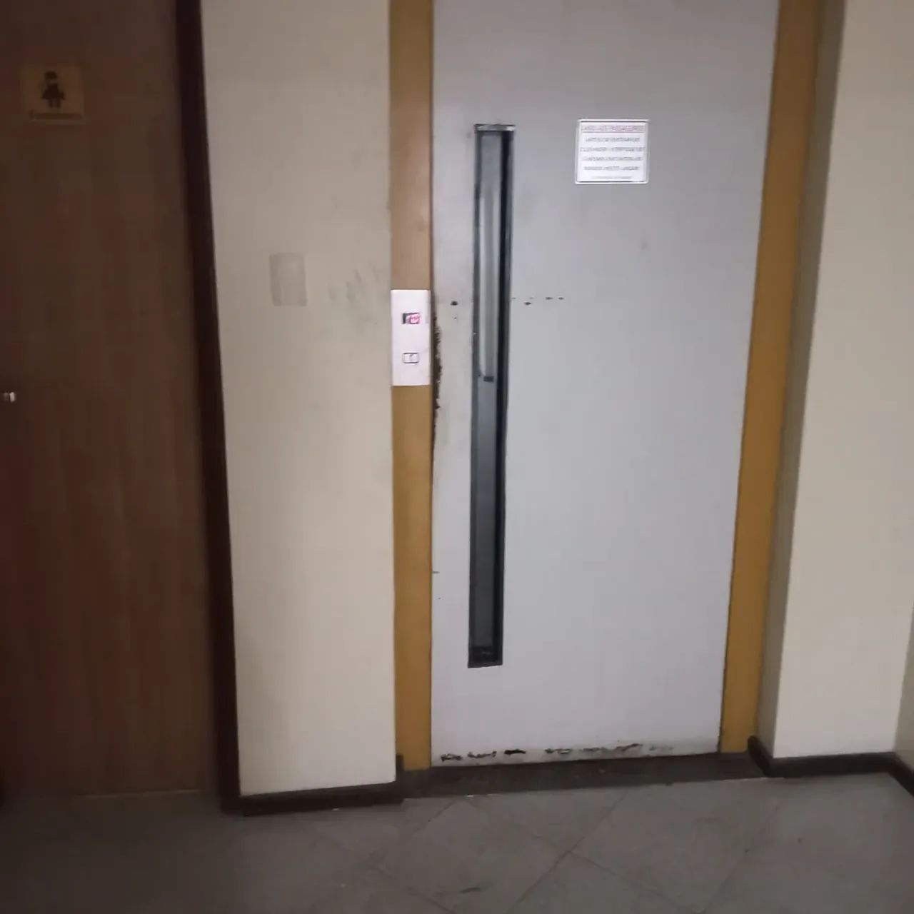Alugo ou vendo cobertura de salas comerciais com 350m2 e garagens - Foto 4