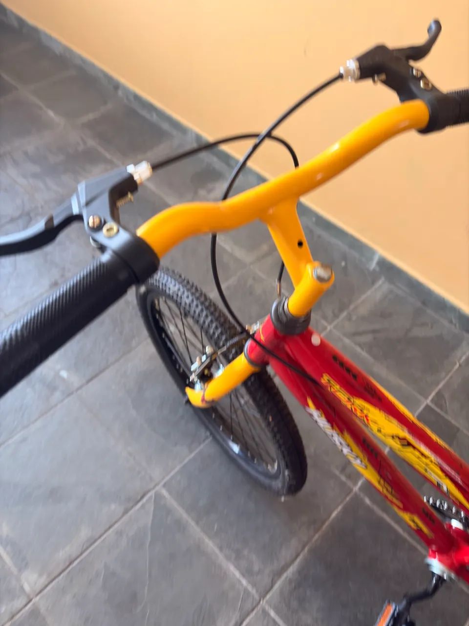 Bicicleta infantojuvenil aro 20 - Foto 4