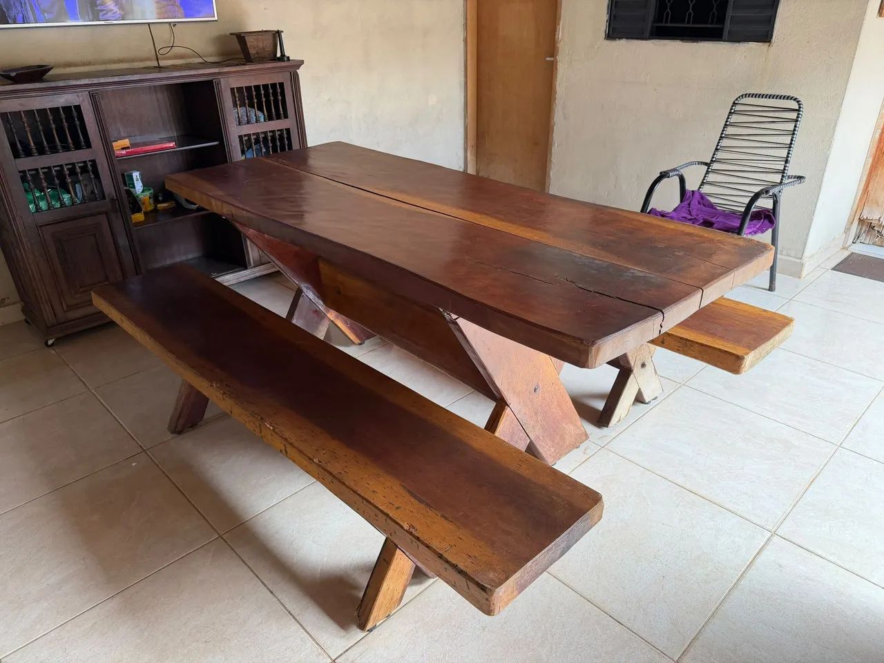 Vendo: Mesa rústica 2m e Sofá retrátil 3m