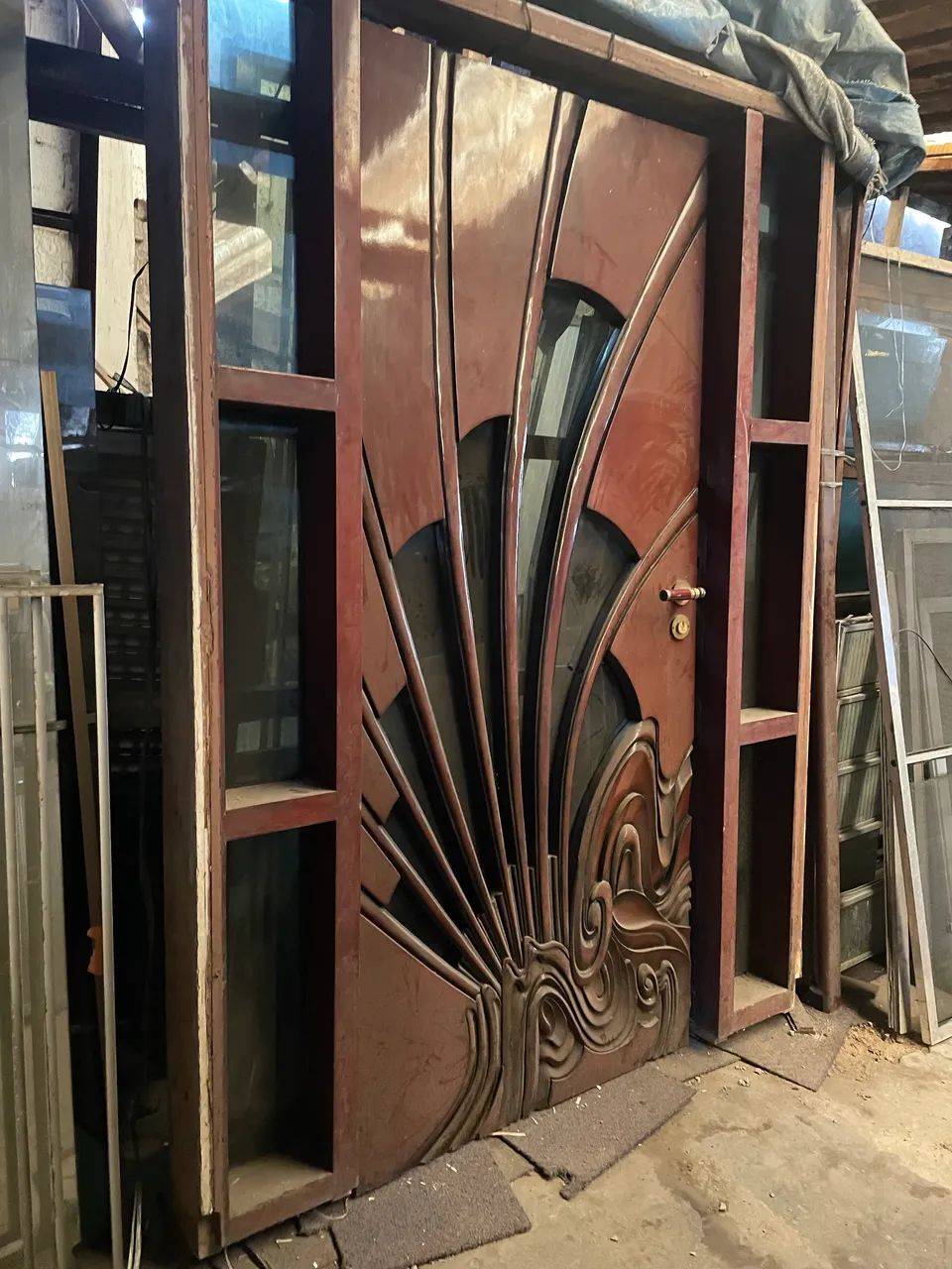 Porta De Madeira Entalhada Antiga