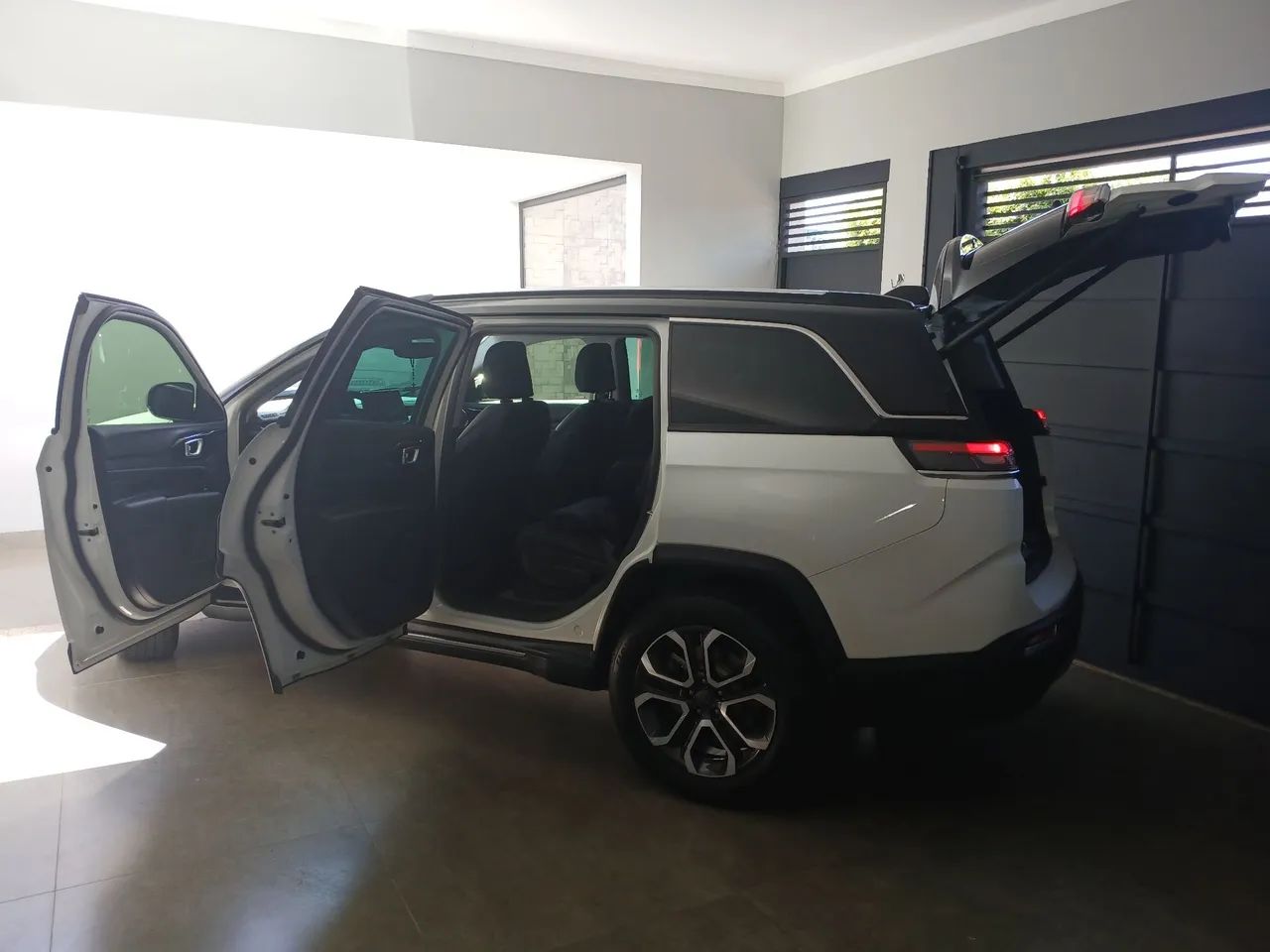 Jeep Commander 2024