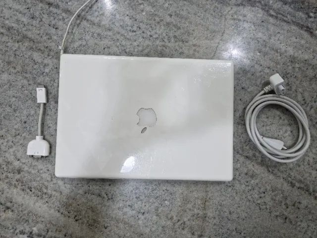 Notebook - MacBook White 13 - A1181 - 2008 - Notebooks - Fundação