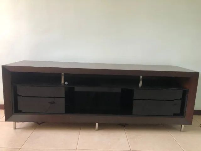 Vendo rack com 4 gavetas e portas deslizantes - Foto 4