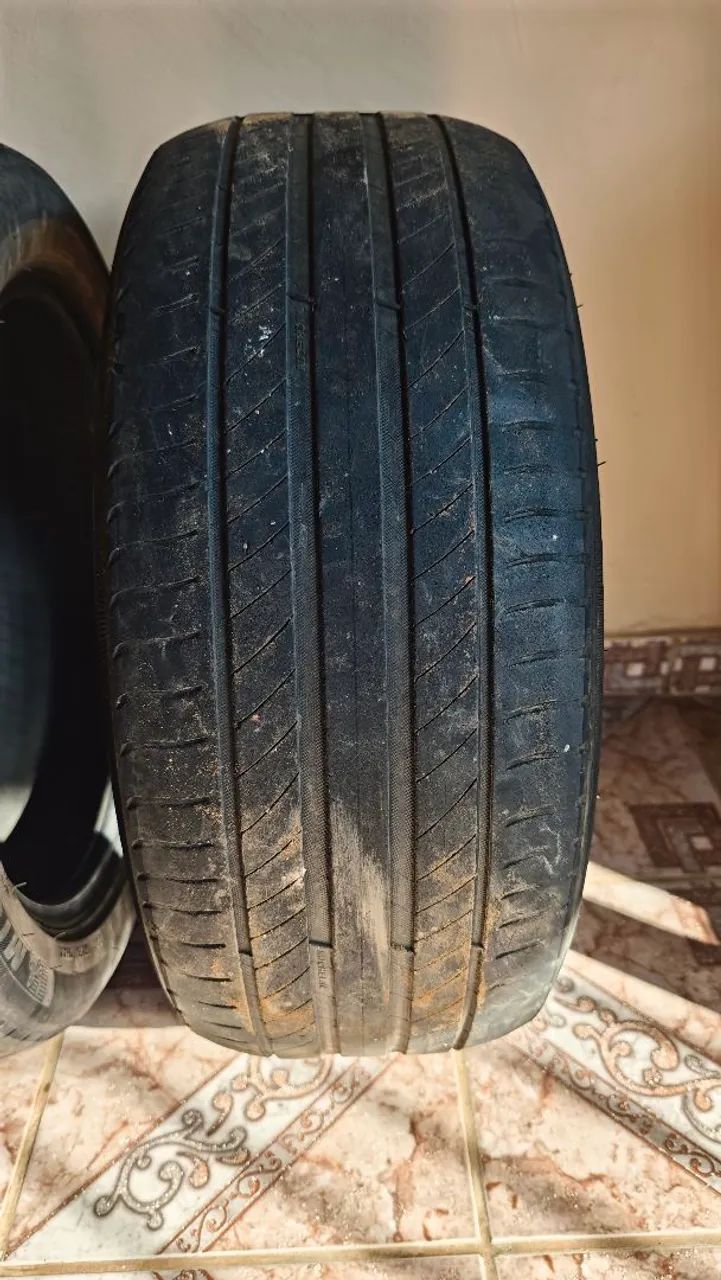 Par de pneu Michelin 215/50R17  - Foto 4