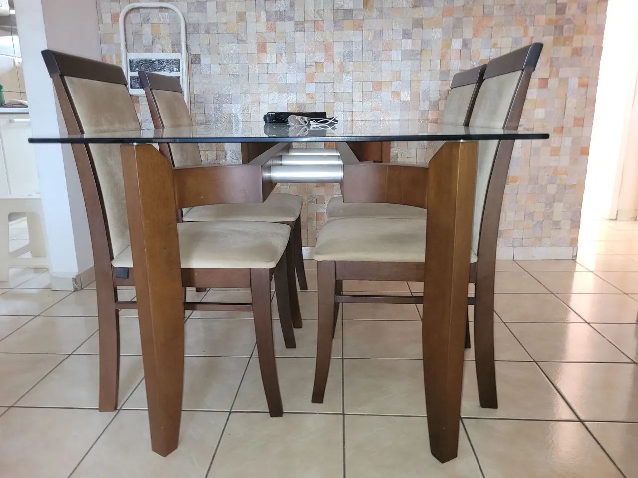 Mesa com cadeiras