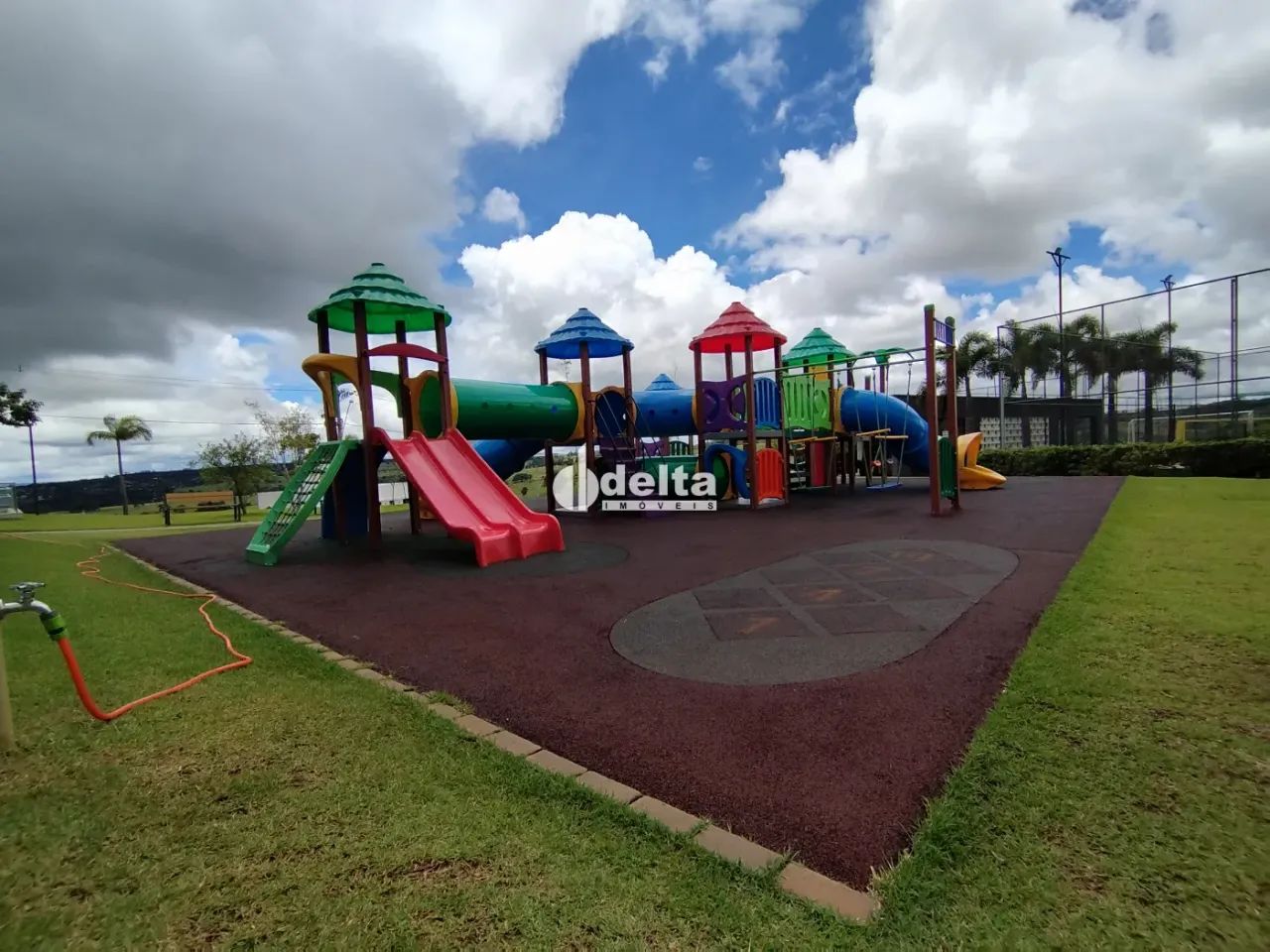 Terreno em Condomínio disponível para venda no bairro Granja Marileusa em Uberlândia-MG - Foto 8