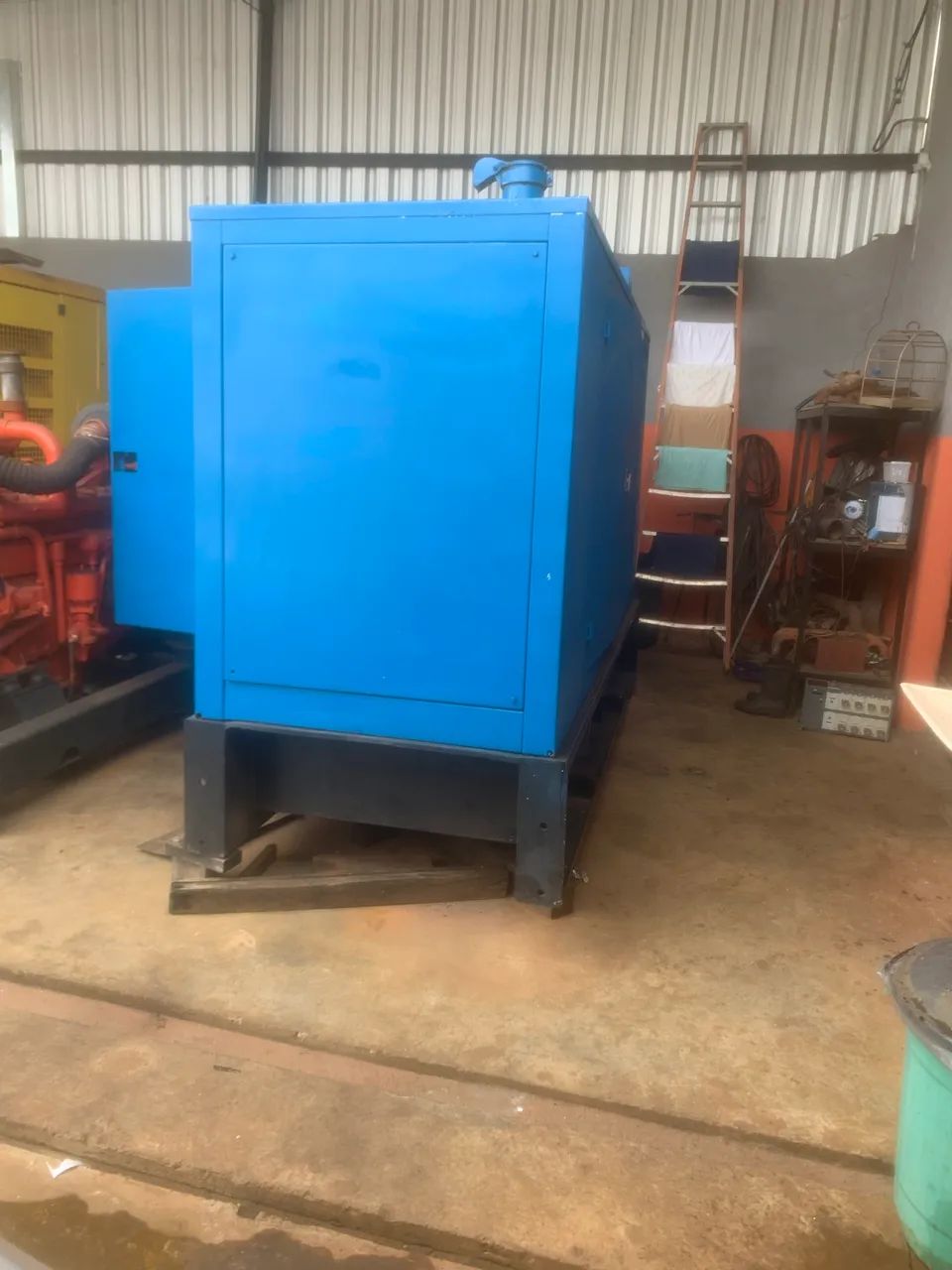 Grupo Gerador 150 kVA FPT Carenado Revisado - Ideal para obra, fazenda, empresa, comércio? - Foto 3