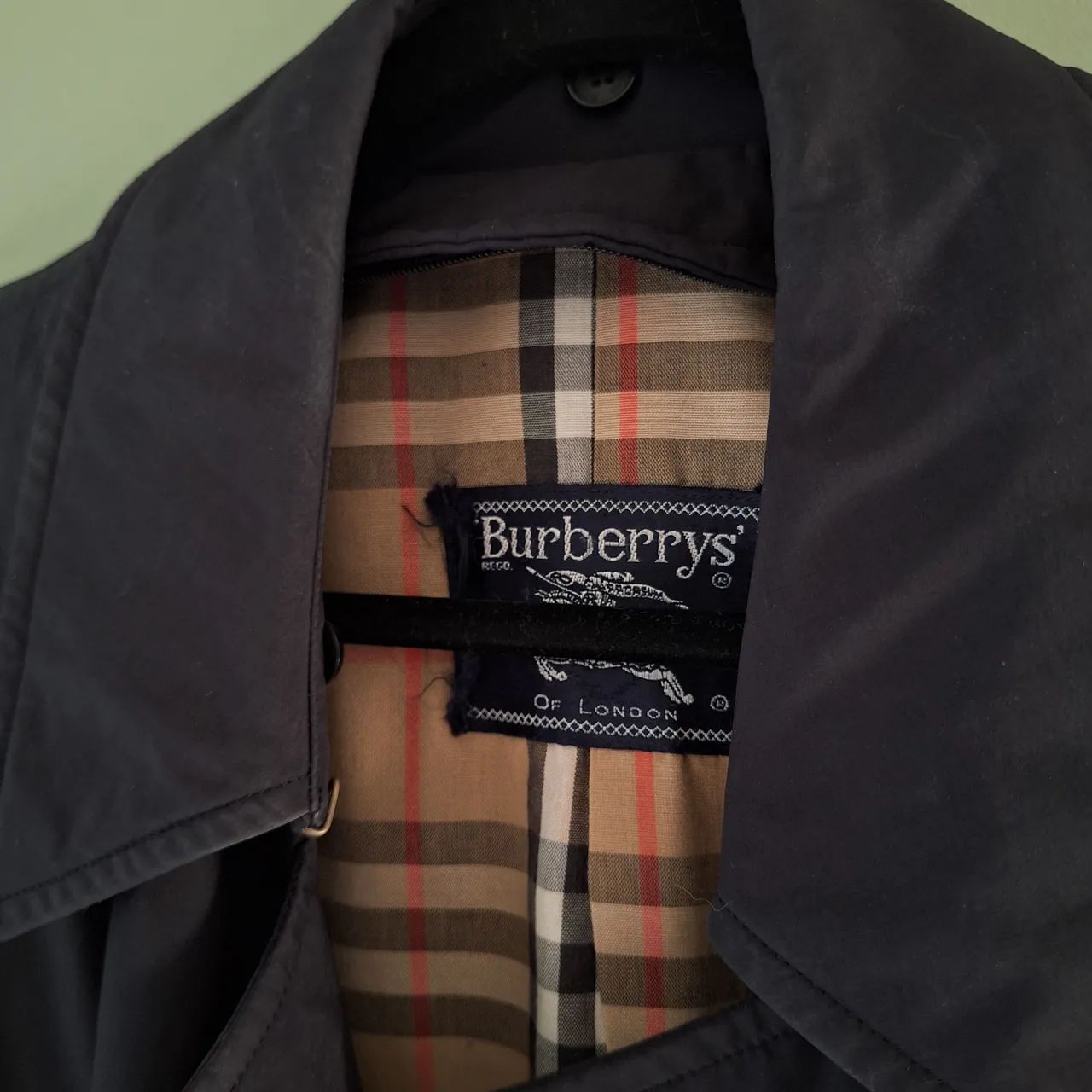 Trench Coat Burberry Vintage Original Preto - Roupas - Fanny