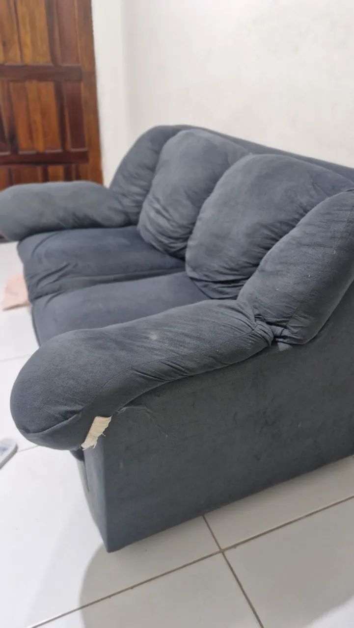 VENDO SOFÁ AZUL DOIS LUGARES - Foto 2