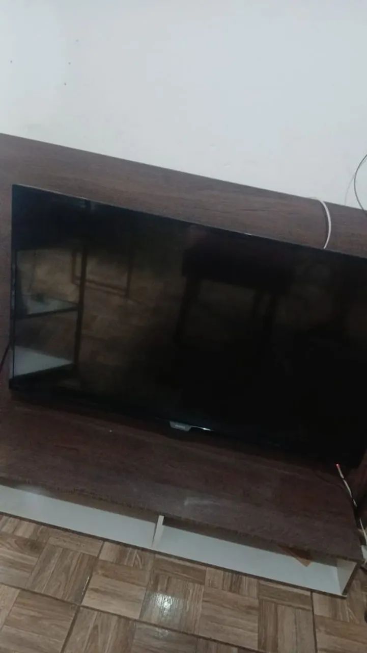Uma tv Philips 43 polegadas smart 