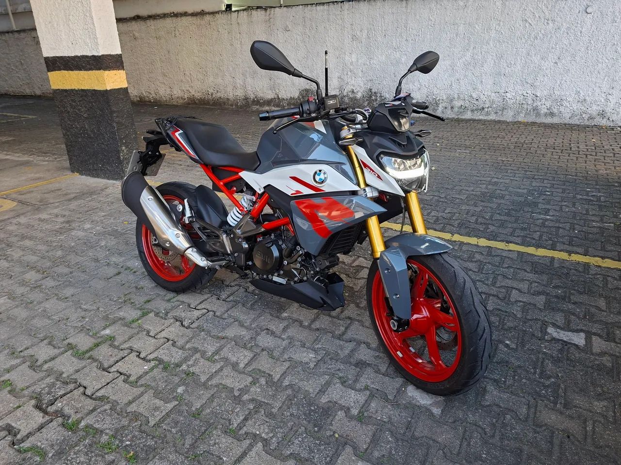 BMW em ótimo estado 