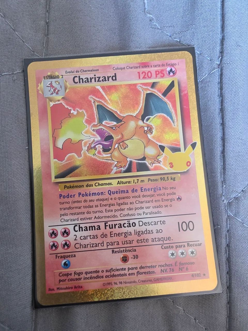 Charizard pokemon 30 anos