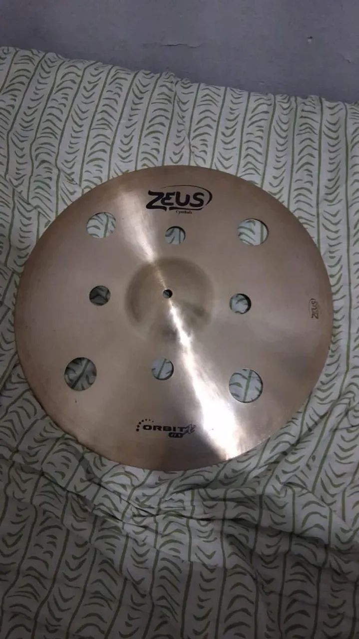 Crash Zeus Orbit 18 Polegadas - Instrumentos musicais - Vigário