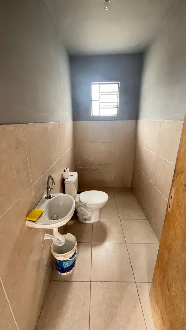 Terreno Comercial com 450 m² e Estrutura de Apoio - Foto 5