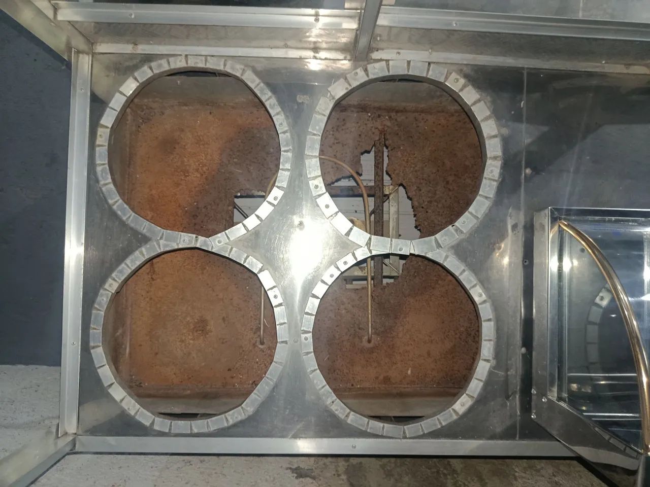 Vendo trailer de caldos e salgados, ideal pra começar a vender salgados  - Foto 2