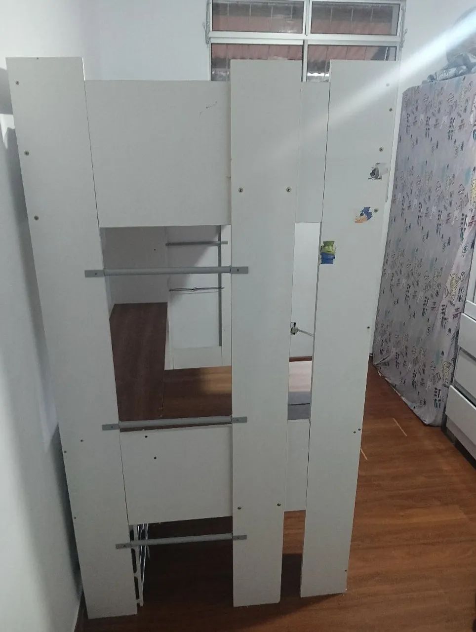 Cama de solteiro alta com escrivaninha - Foto 2