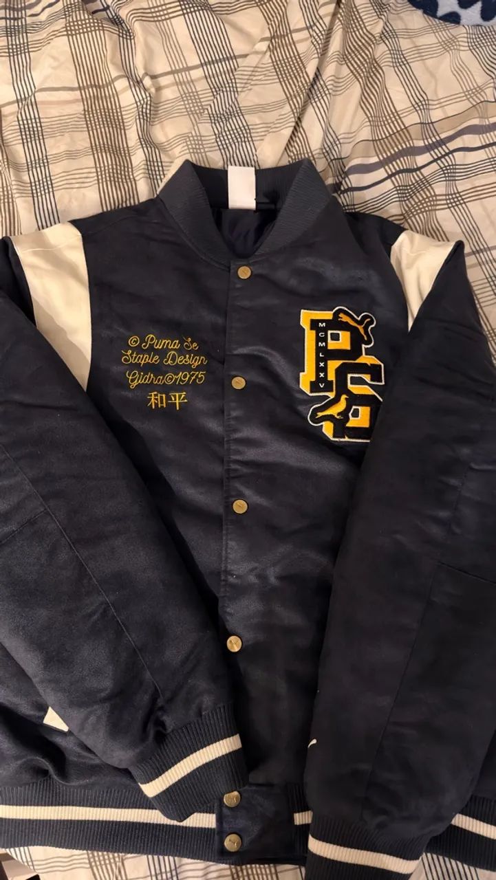  jaqueta varsity PUMA x STAPLE