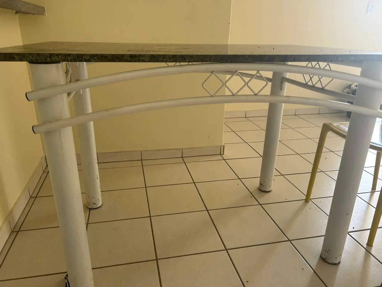 Mesa 4 lugares com tampo de mármore  - Foto 2