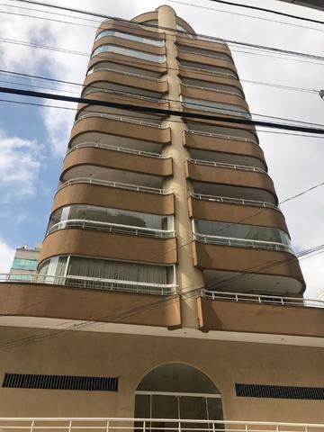 Com piscina privativa e sacada gourmet, cobertura duplex mobiliada à venda em Meia Praia - Foto 3