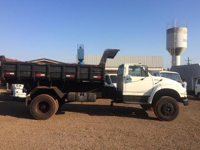 Ford F12000 basculante - Foto 9