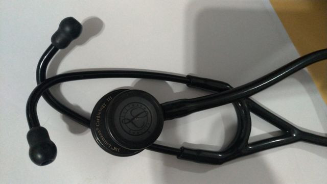 Estetoscópio R$ 380,00