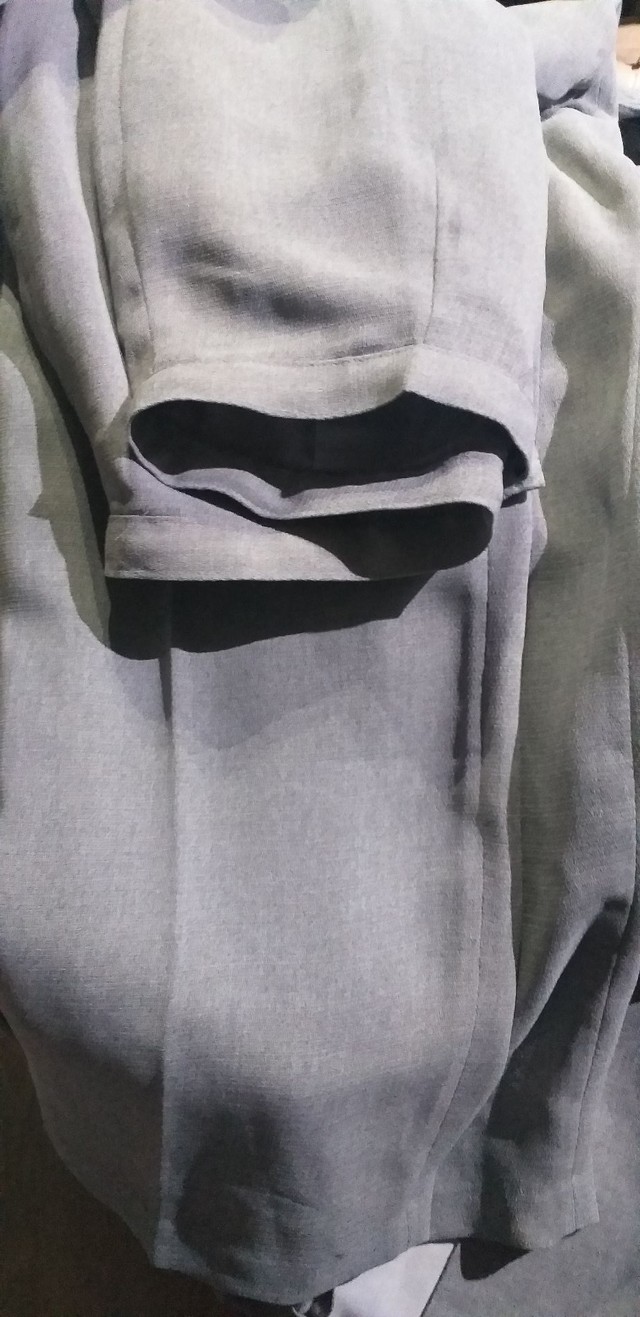 Conjunto  de calça e blusa , manga curta 3 botões- M 