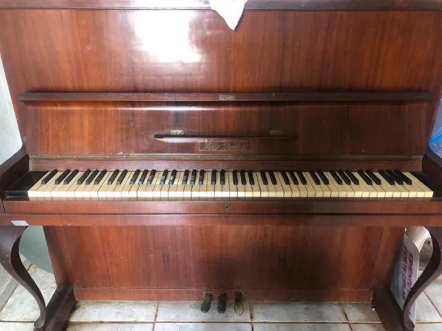 Piano Fritz Dobbert acompanha banqueta super conservado e mais de 50 anos