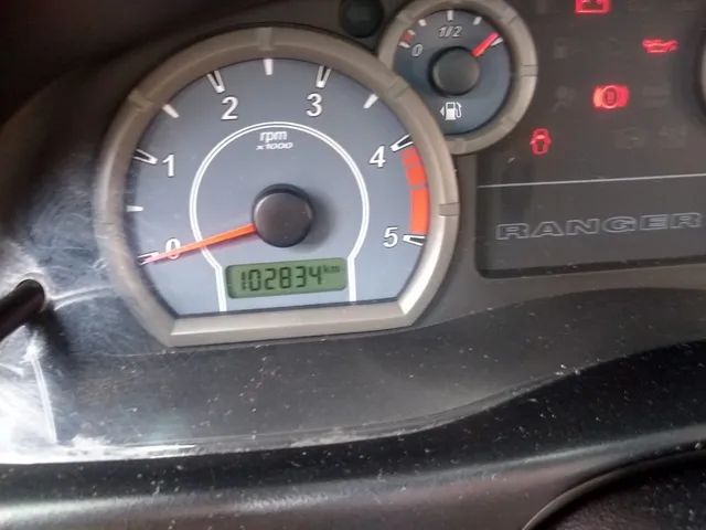 Vendo uma Ranger a diesel ano 2019. - Foto 2