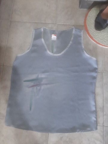 Blusa em Crepe Cinza NOVA - Tam. G - Foto 2