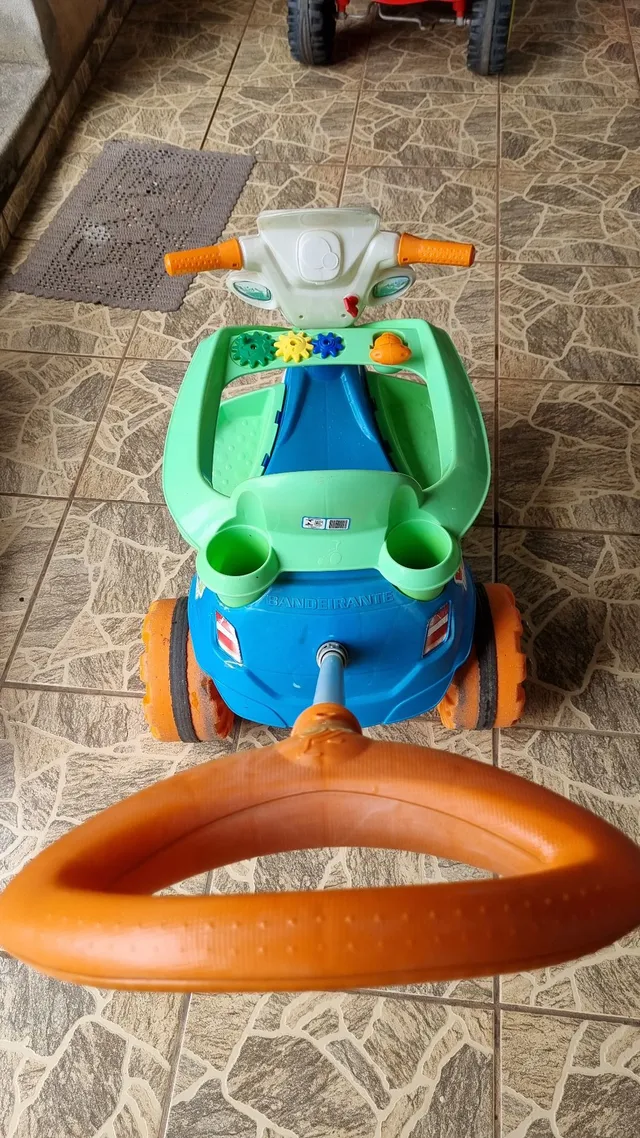 Triciclo Infantil Tico Tico Motoca Bebê com Haste para Empurrar e Proteção  Lateral Moto Infantil em Promoção na Americanas