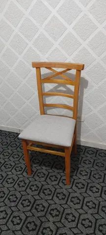 Cadeira de madeira, Modelo X com estofado cinza - $249,00 cada - Foto 2