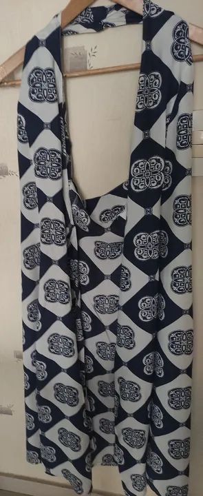 Vestido estampado azul e branco - Foto 3