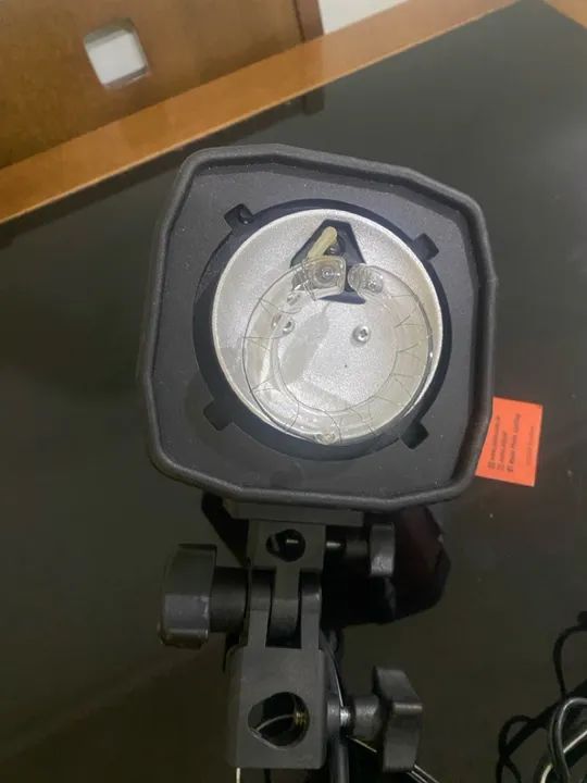 Kit de iluminação fotográfica Mako + gerador  - Foto 2