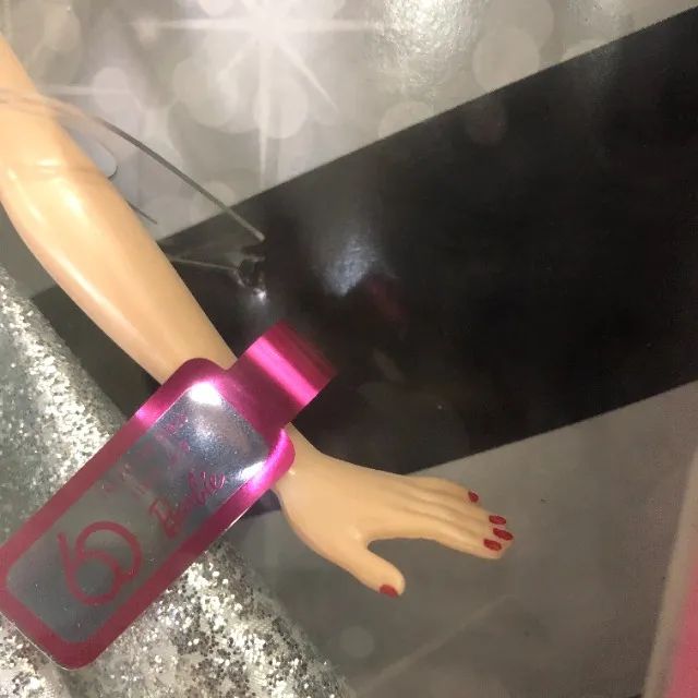 Colecionável Fem Mattel Boneca Barbie 60º aniversário desde 1959 60 anos modelo Raríssimo - Foto 2