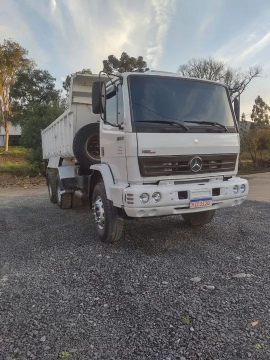 Caçamba traçado Mercedes 2726 ano 2009 top de caminhão  - Foto 9