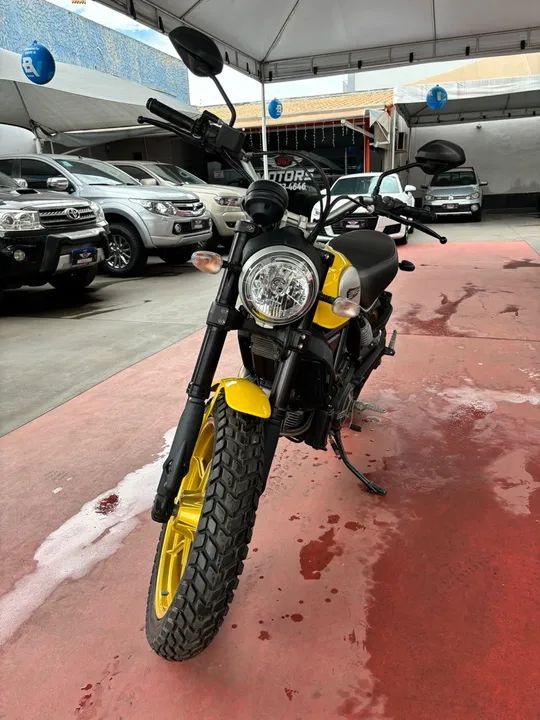 Ducati Scrambler 800c - Foto 6