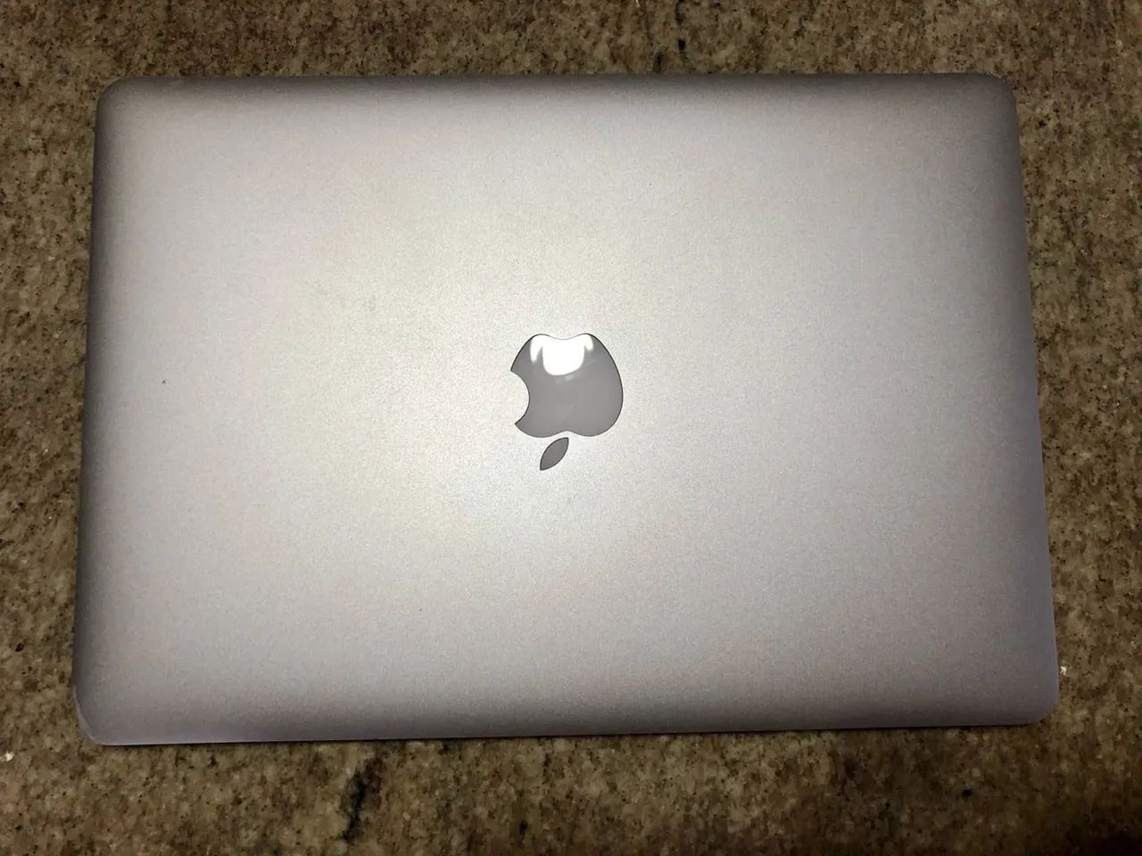 MacBook Air Mid 2011 i7 4gb ram