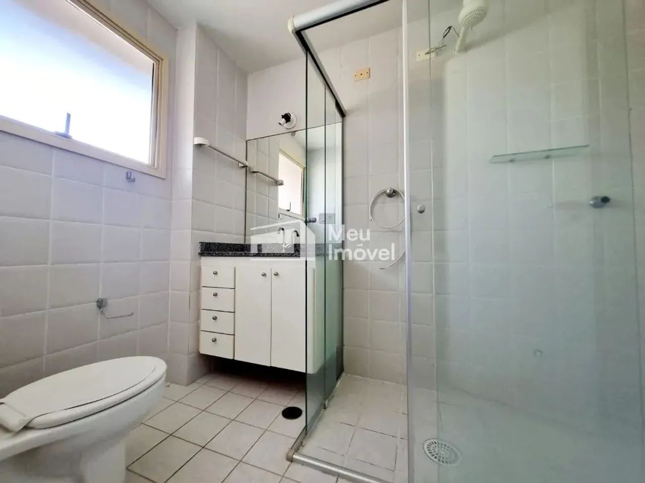 LUC Aluga Apartamento com 4 Quartos (1 Suíte) no Edifício New York  Parque Residencial Aqu