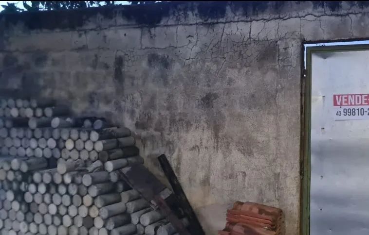Terreno todo fechado com muros e plano - Foto 2