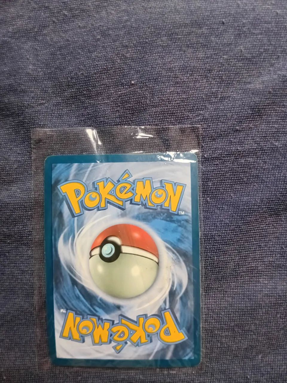 Carta Pokemon Pikachu Voador Vmax full art brilhante  - Foto 2