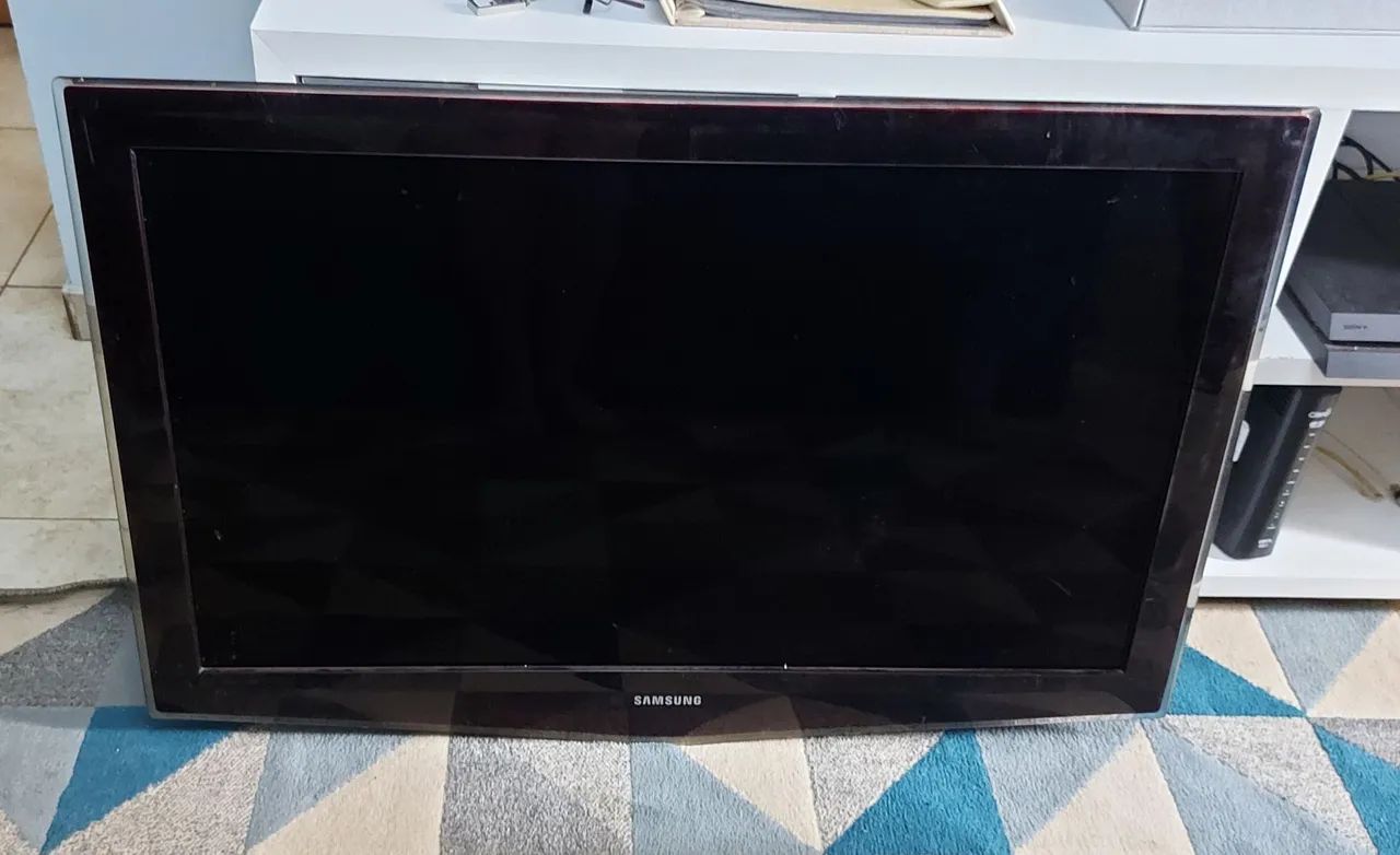 TV 40" e 42" SAMSUNG - para RETIRADA de PEÇAS. R$ 100,00 cada - Aceito oferta. - Foto 2