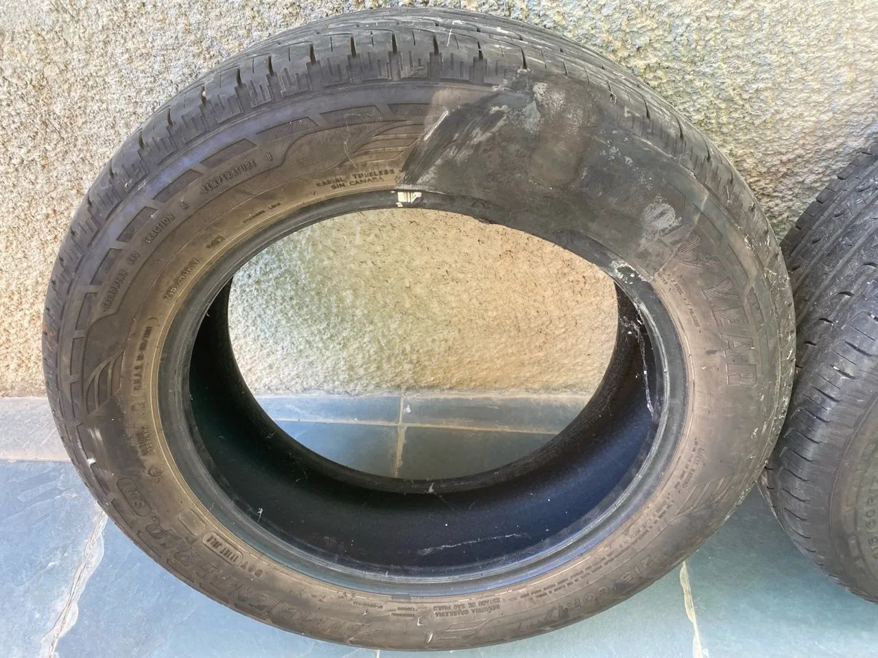 Pneus Goodyear 215/60/17 - 98% de Borracha - Foto 5