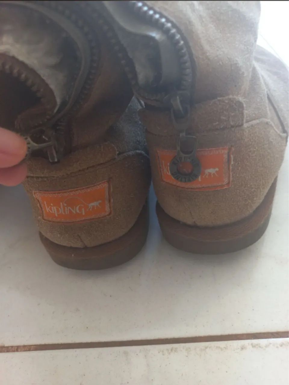 Botas Kipling infantis de camurça marrom TAM 33 - Foto 4