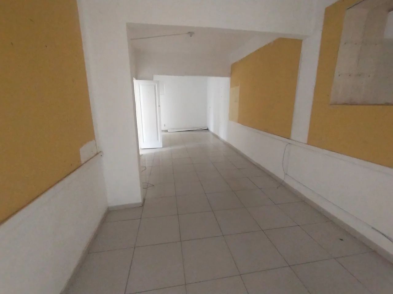 Ótima Oportunidade no Centro da Cidade-Prédio Grande - Foto 5