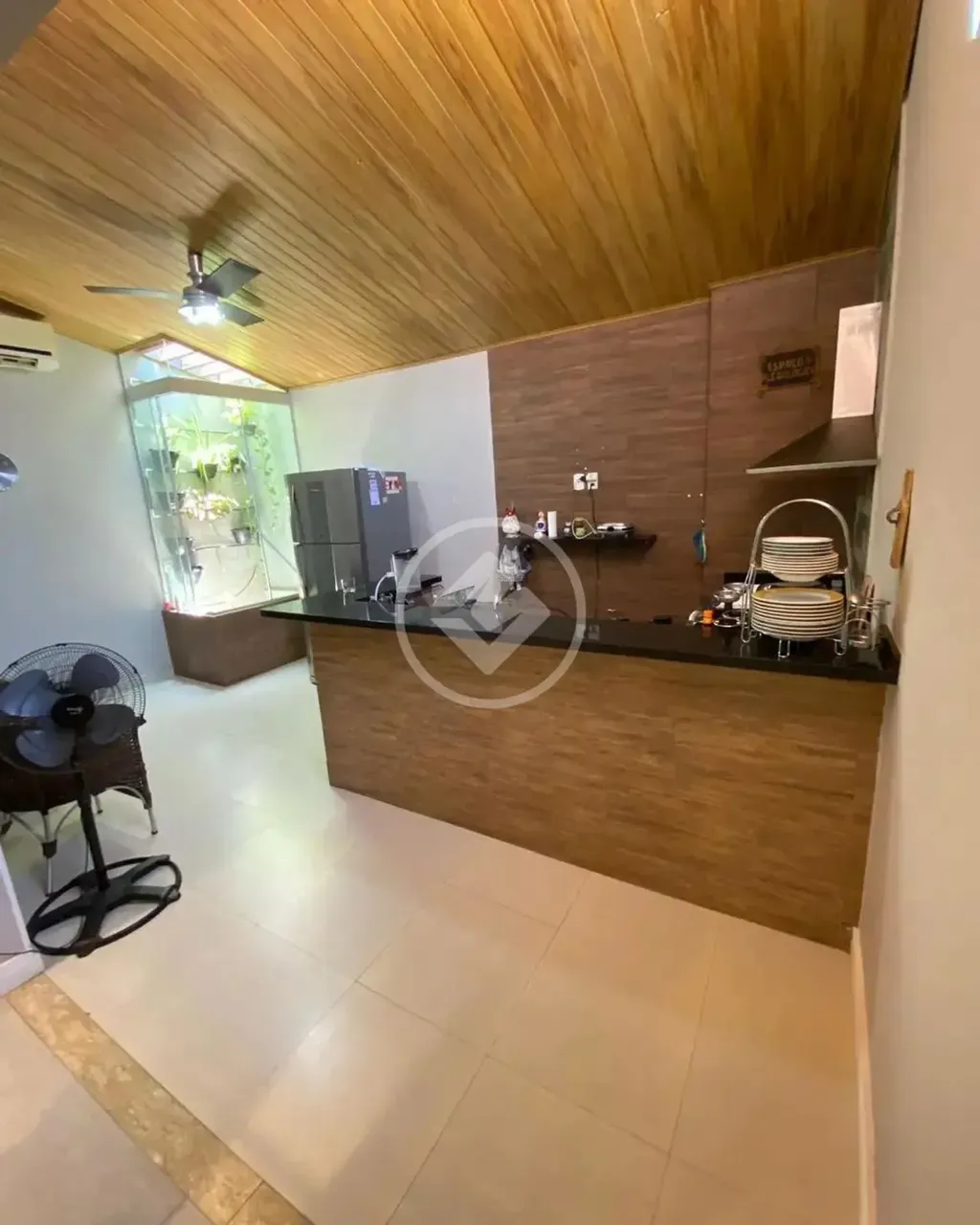 #Vende-se Charmoso Sobrado no Bairro Flamboyant com 03 quartos sendo 01 suite e duas garag